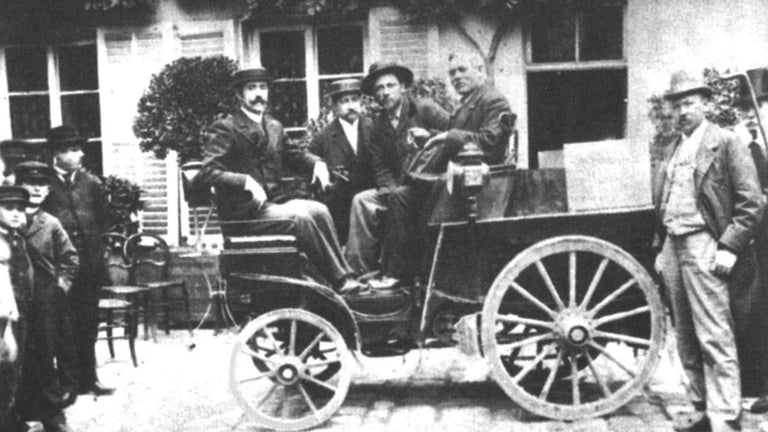 The History of Car Racing – Ferro & Company Watches